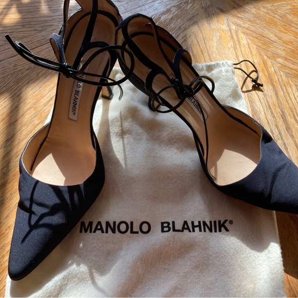 Manolo Blahnik Authentic Black Velvet Heels, Ankle Ties | Size 39.5 US size 9.5 - Picture 10 of 16